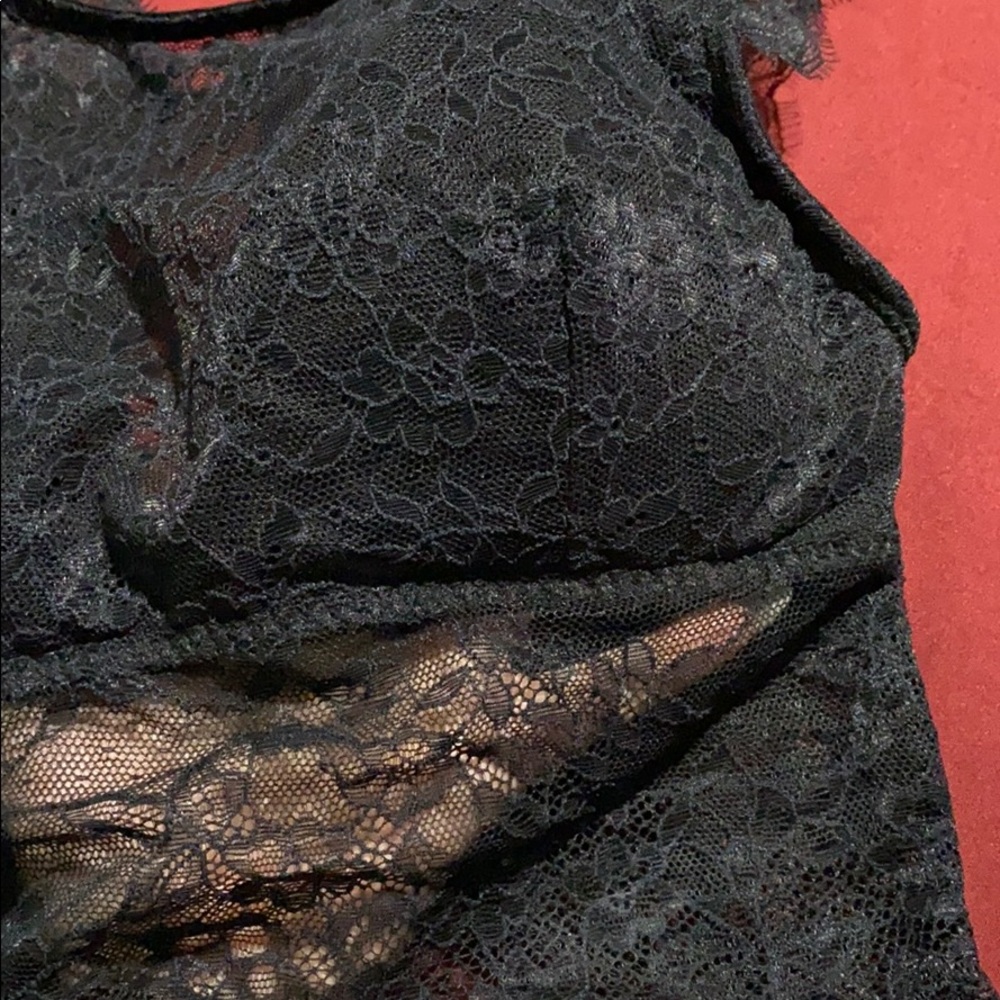 Black eyelash lace cap sleeve bralette